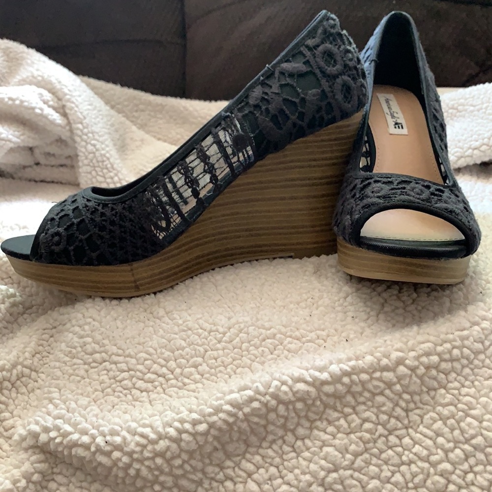 NEVER WORN!! American Eagle Peep-Toe Wedges